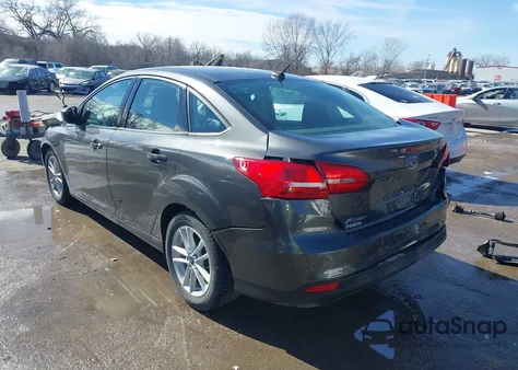 2018 Ford Focus Se z USA, uszkodzony, nr VIN 1FADP3F22JL259859